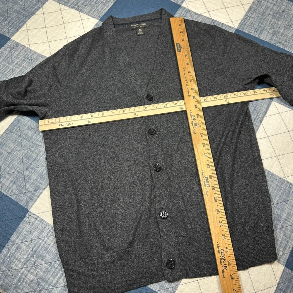 Banana Republic Luxury Blend Cardigan Mens M Grey Silk Cotton Cashmere V-Neck